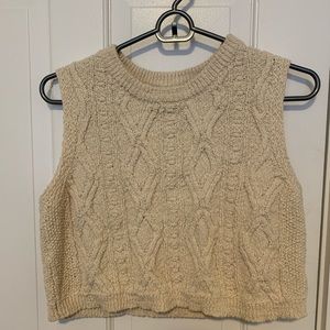 Cropped knit sweater vest size M